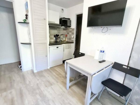 Studio Six-Fours-les-Plages, 1 pièce, 5 personnes - FR-1-316-285